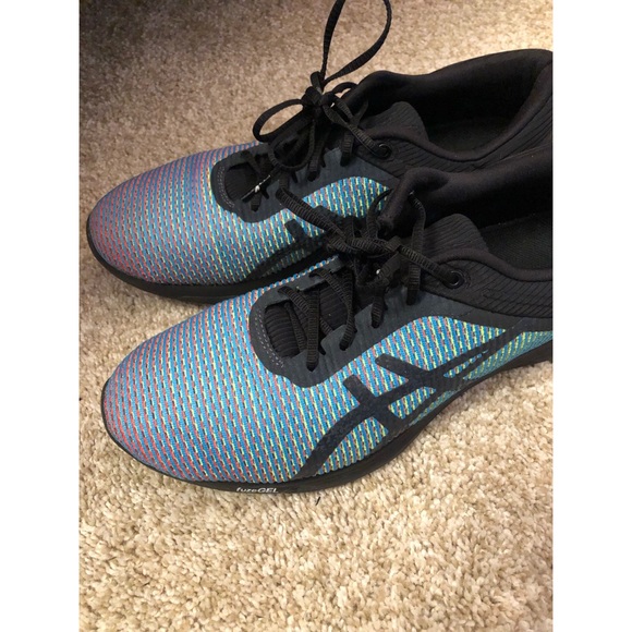 ASICS Shoes - Picture 2 of 4